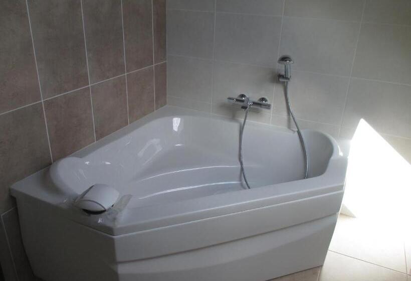 חדר יוקרתי, Hôtel Le Saint Martin