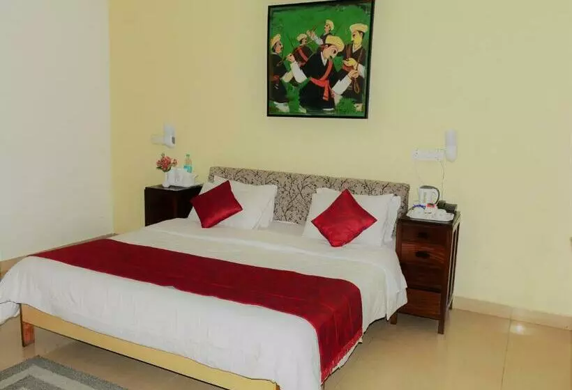 Deluxe-sviitti, Kstdc Hotel Mayura Sudarshan ,ooty