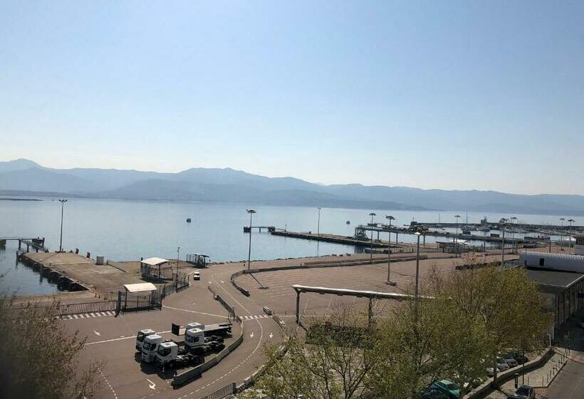 Номер Стандарт, Le Dauphin