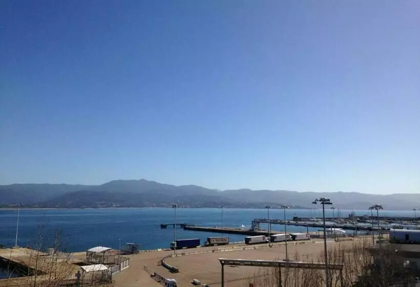 Standard Room Sea View, Le Dauphin