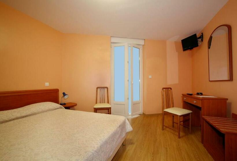 スタンダードルーム, Le Dauphin