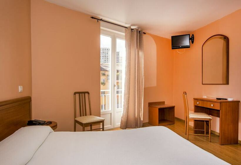 Номер Стандарт, Le Dauphin