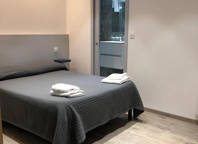 Номер Стандарт, Le Dauphin