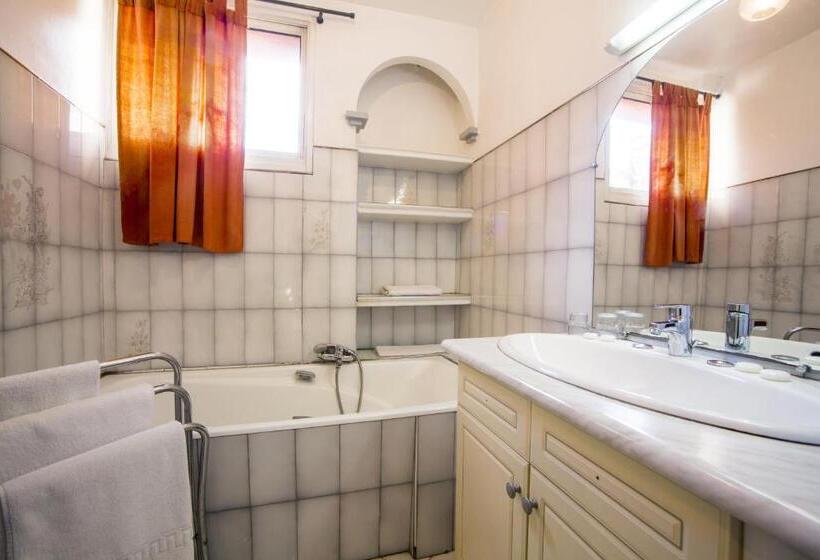 Люкс, Le Dauphin