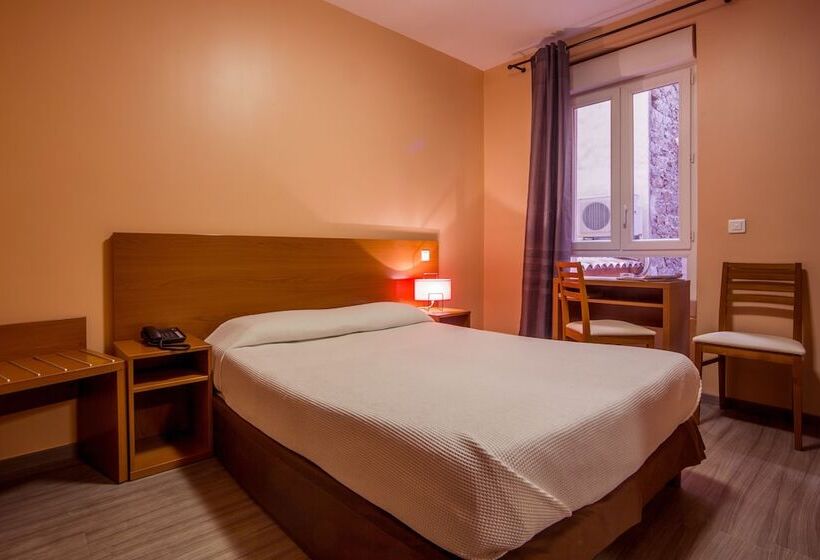 Номер Стандарт, Le Dauphin