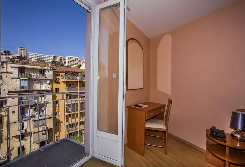 Standard Room, Le Dauphin