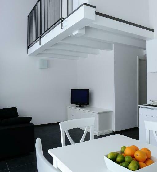 شقة غرفتين, Muu Village