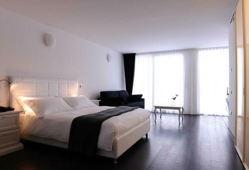 غرفة سوبيريور, Muu Village