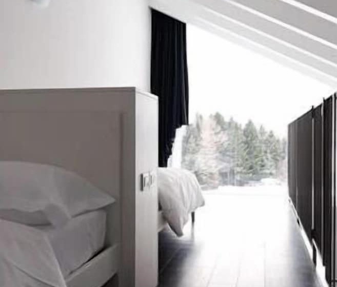 غرفة عائلية, Muu Village