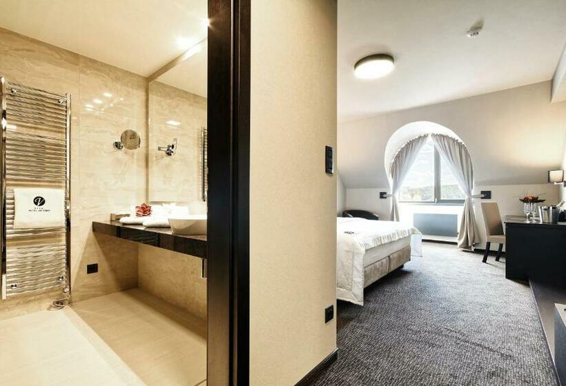 חדר סופריור, Victory