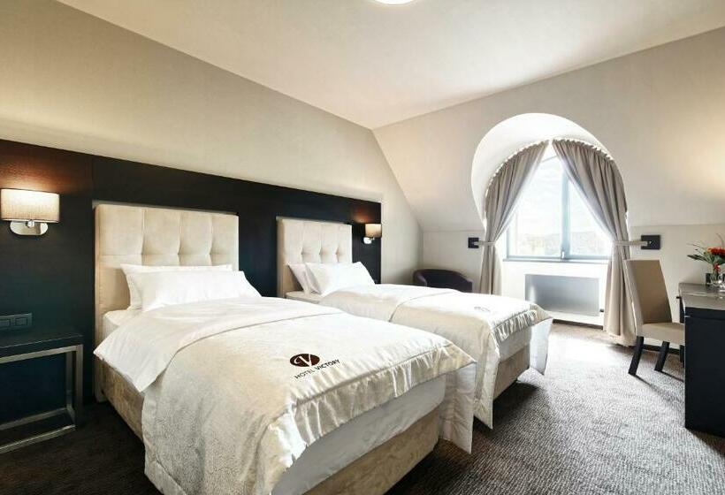 חדר סופריור, Victory