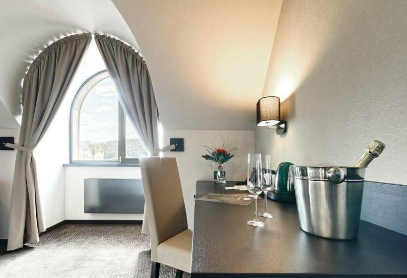 חדר סופריור, Victory