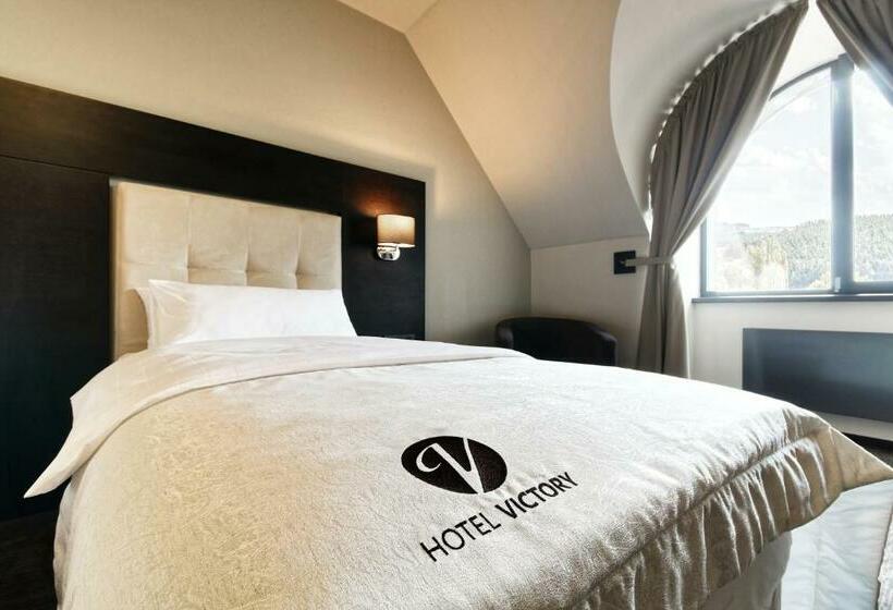 חדר סופריור, Victory