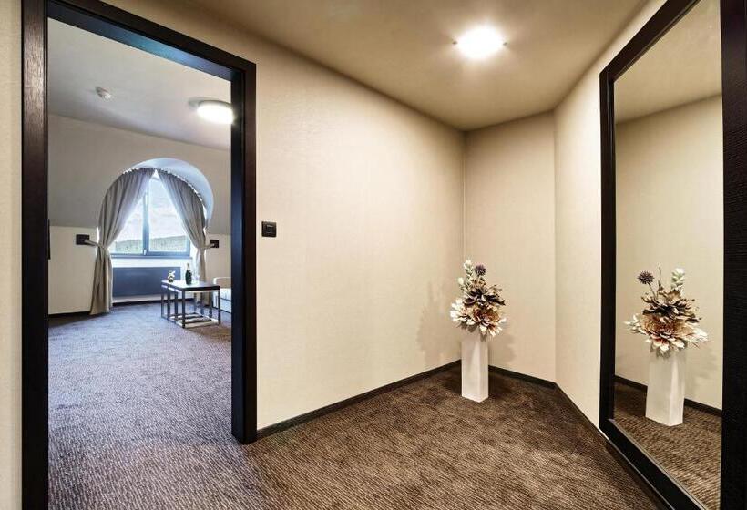 סוויטה, Victory