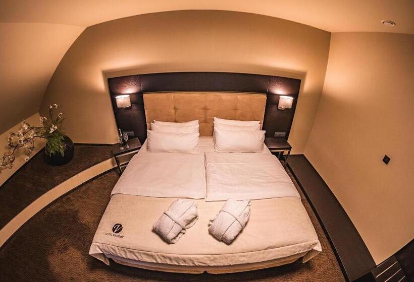 סוויטה, Victory