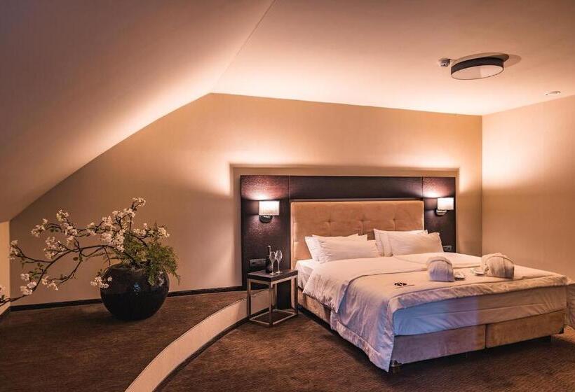 סוויטה, Victory