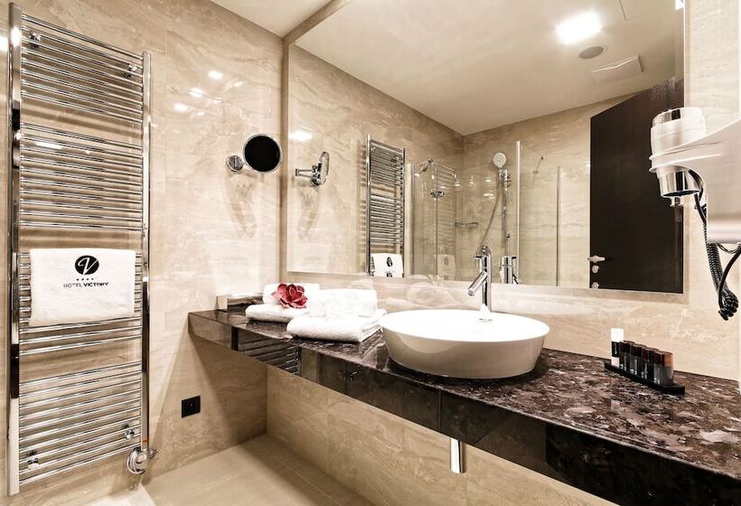 חדר סופריור, Victory