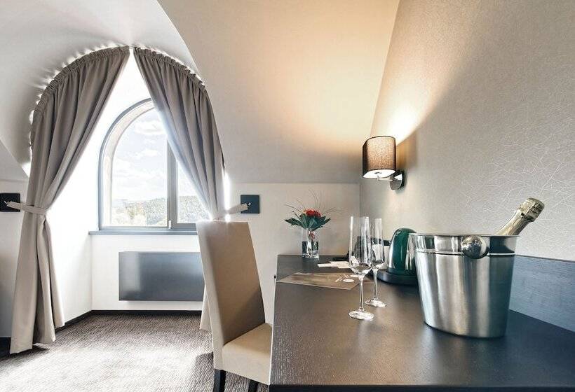 חדר סופריור, Victory