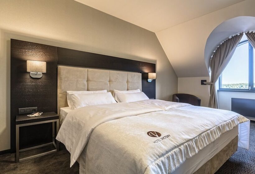 חדר סופריור, Victory