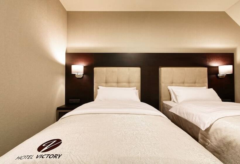 חדר סופריור, Victory