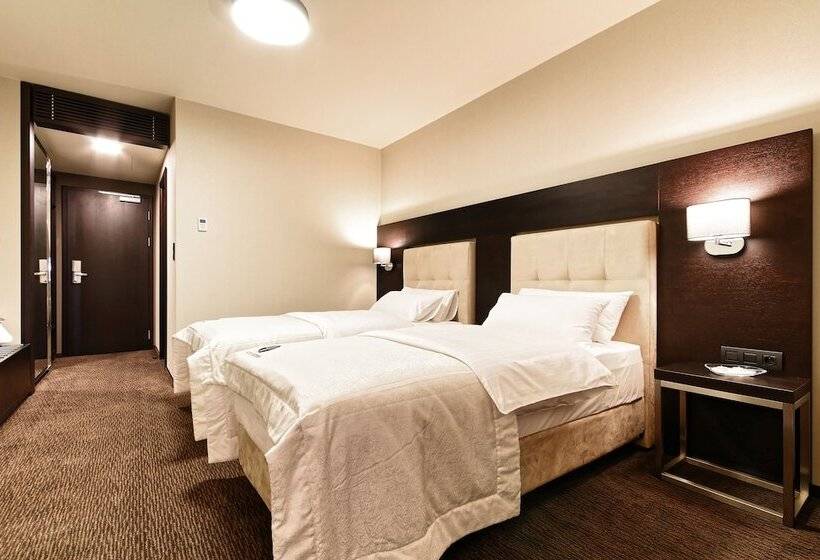 חדר סופריור, Victory