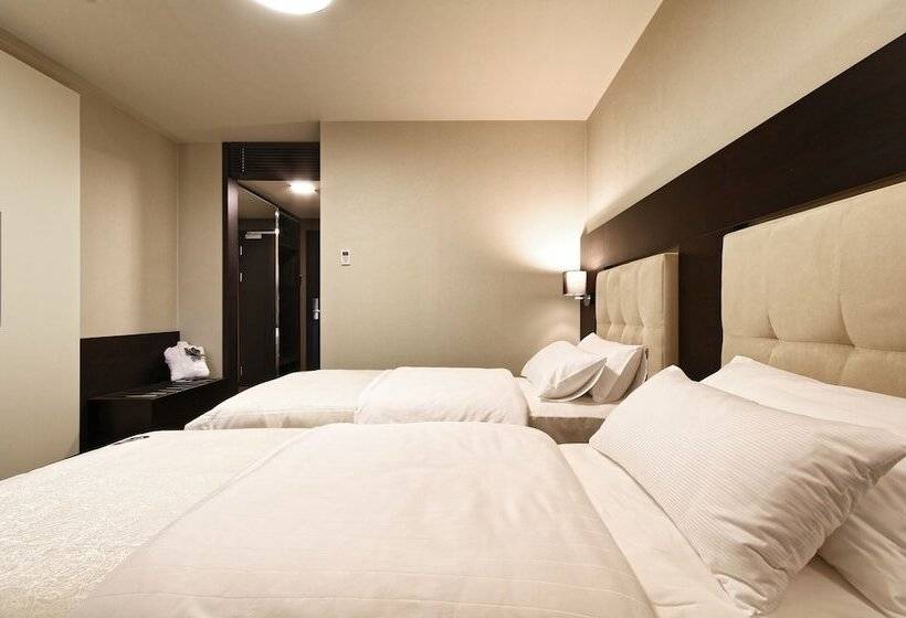 חדר סופריור, Victory