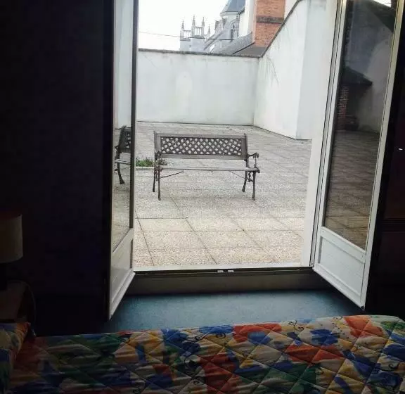 Pokój Rodzinny, Jackotel
