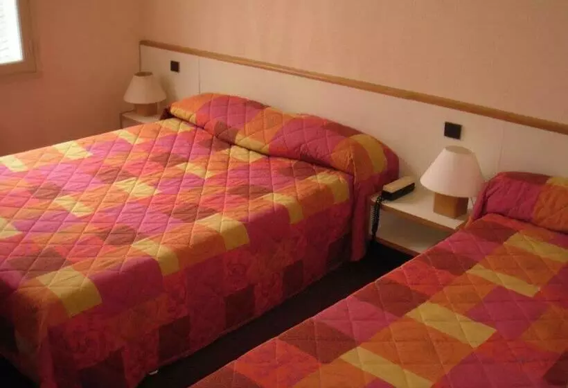 Pokój Rodzinny, Jackotel