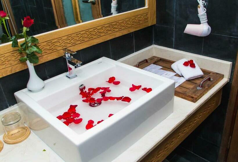 اتاق لوکس با چشم‌انداز باغ, Sonata Resort & Spa