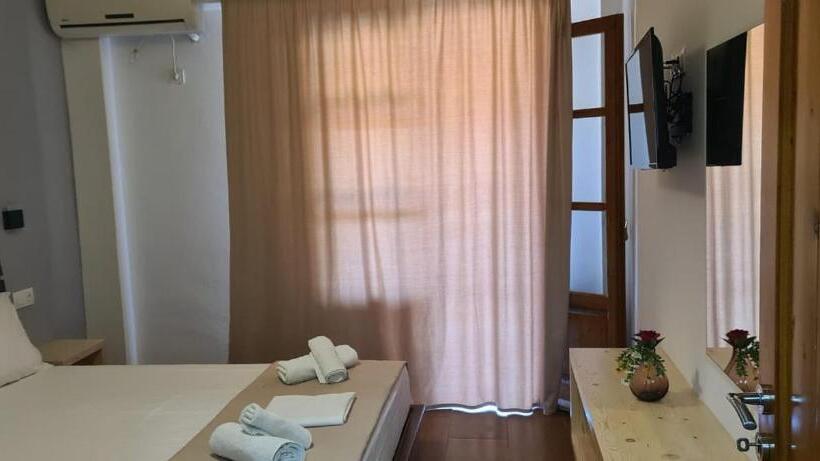 带2个卧室带海景的公寓, Apart Hotel Llazari