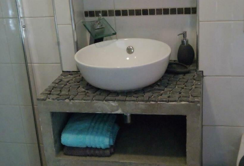 غرفة قياسية, Grisa Home