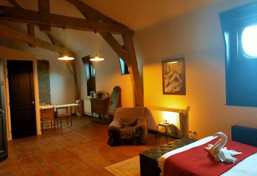 استودیوی لوکس, La Maison Bleue De Roubaix