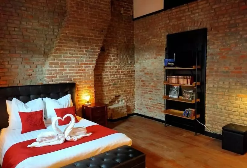 デラックススタジオ, La Maison Bleue De Roubaix