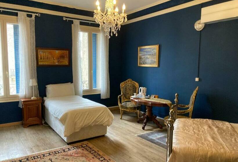 חדר משפחתי, La Villa Celine