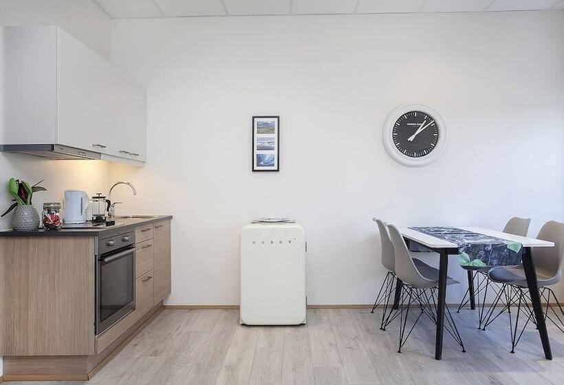 استودیو خانوادگی, Blue Mountain Apartments By Heimaleiga