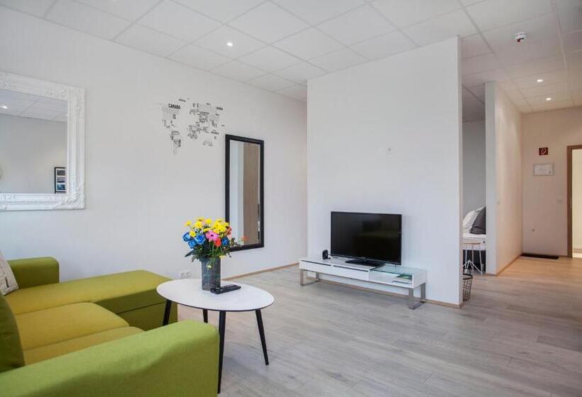 استودیو خانوادگی, Blue Mountain Apartments By Heimaleiga