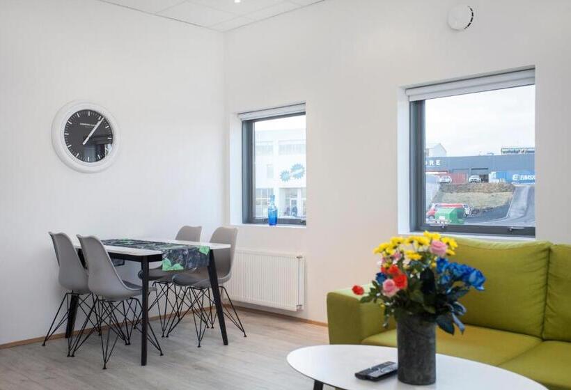 استودیو خانوادگی, Blue Mountain Apartments By Heimaleiga