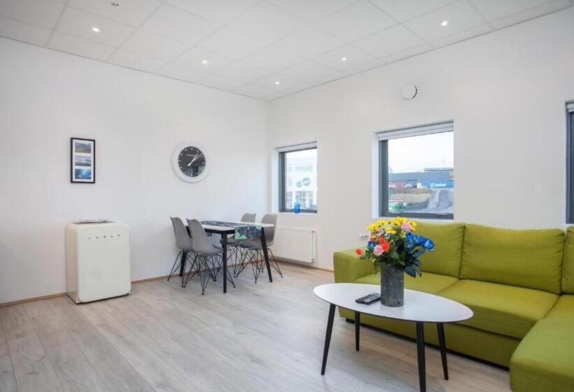 استودیو خانوادگی, Blue Mountain Apartments By Heimaleiga