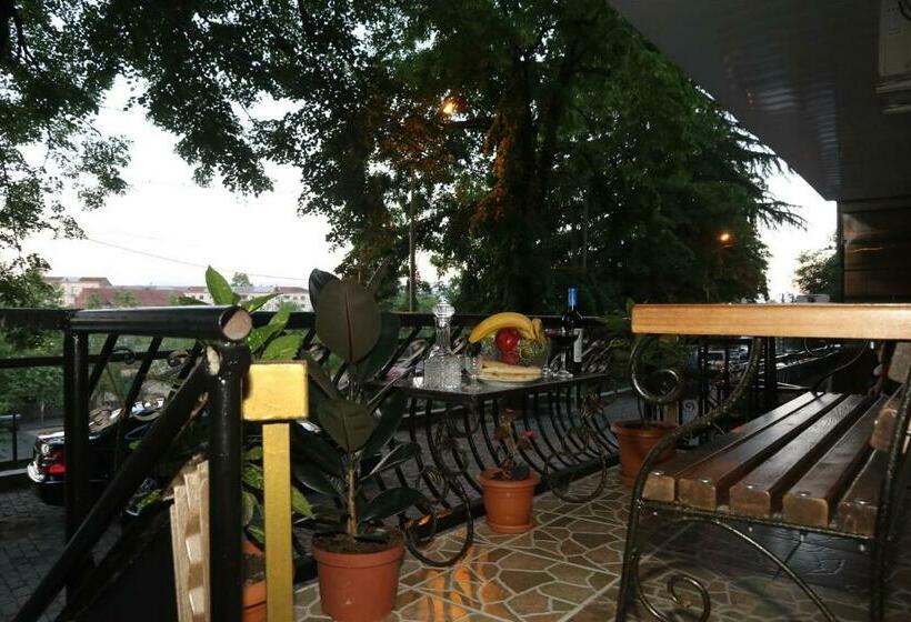 اتاق خانوادگی, Hostel Saba