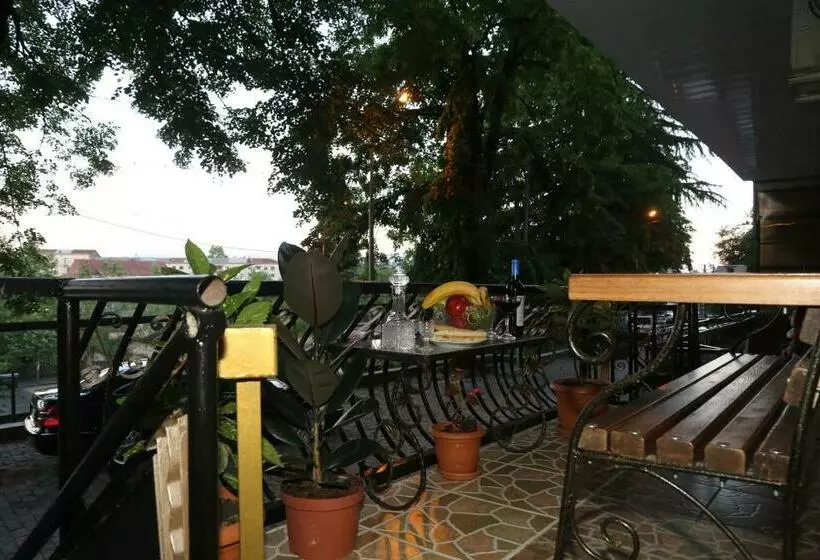 اتاق خانوادگی, Hostel Saba
