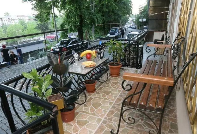 اتاق خانوادگی, Hostel Saba