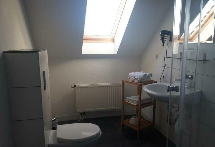 スタンダードトリプルルーム, Culina