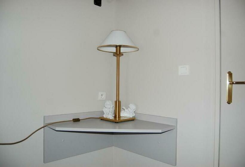 חדר סטנדרט, Hôtel Restaurant La Belle Epoque