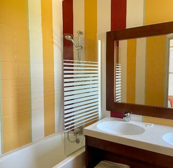 חדר משפחתי דלוקס, La Chatelleraie