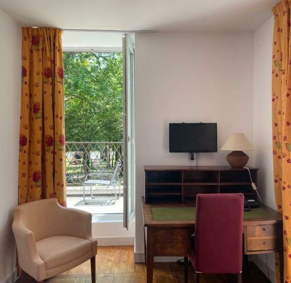 חדר משפחתי דלוקס, La Chatelleraie