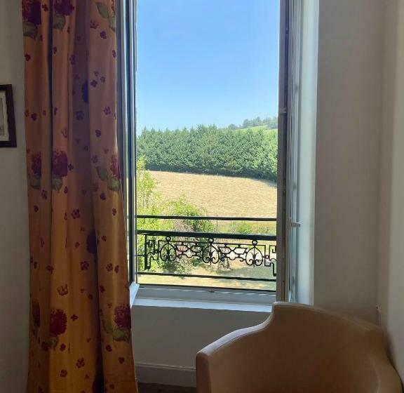 חדר משפחתי דלוקס, La Chatelleraie