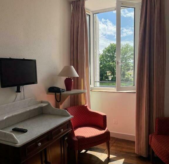 חדר סופריור, La Chatelleraie