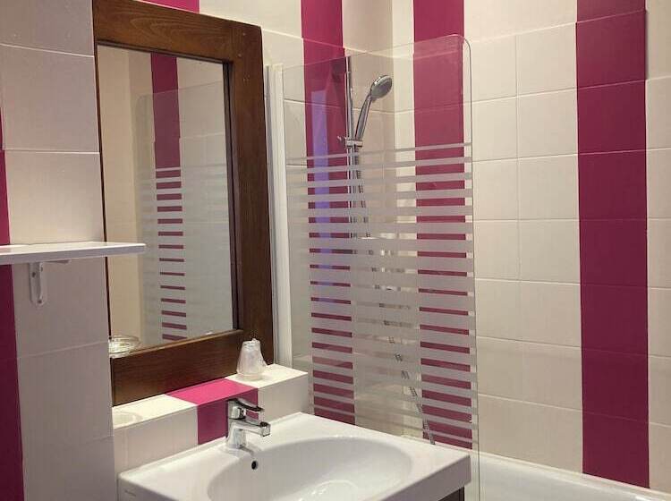 חדר סופריור, La Chatelleraie