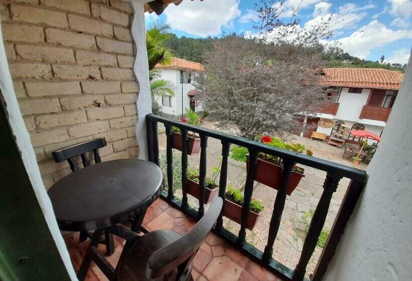 バルコニー付スイート, Boutique La Cueva De La Luna, El Arte Se Hace Descanso