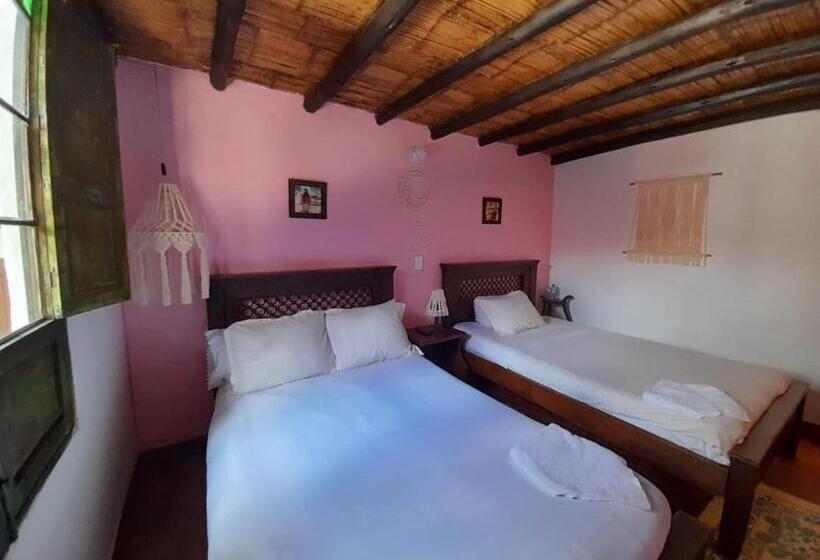 ベーシックトリプルルーム, Boutique La Cueva De La Luna, El Arte Se Hace Descanso